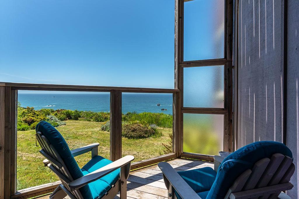 Turtle Rocks Oceanfront Inn Тринидад Экстерьер фото