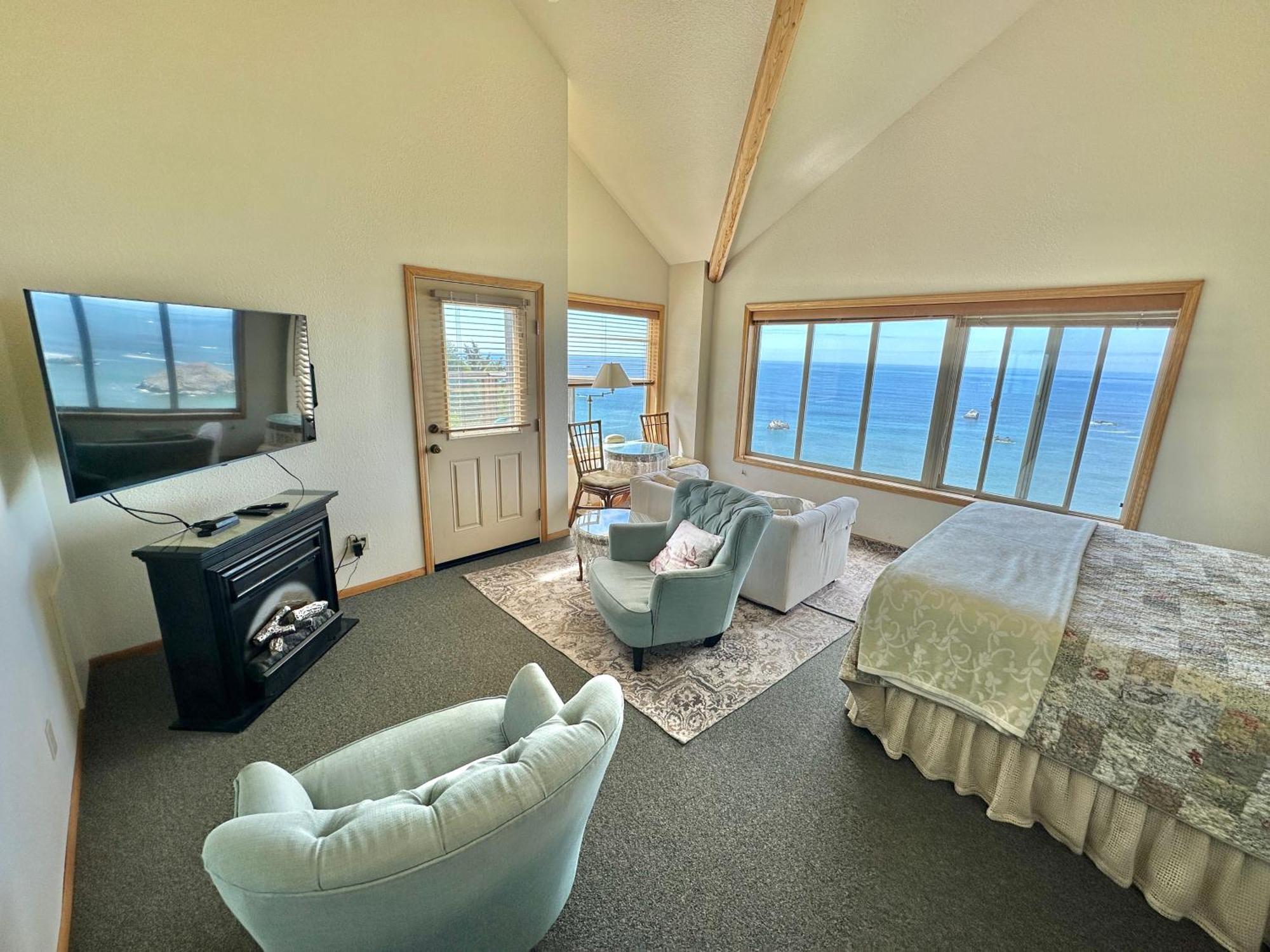 Turtle Rocks Oceanfront Inn Тринидад Экстерьер фото