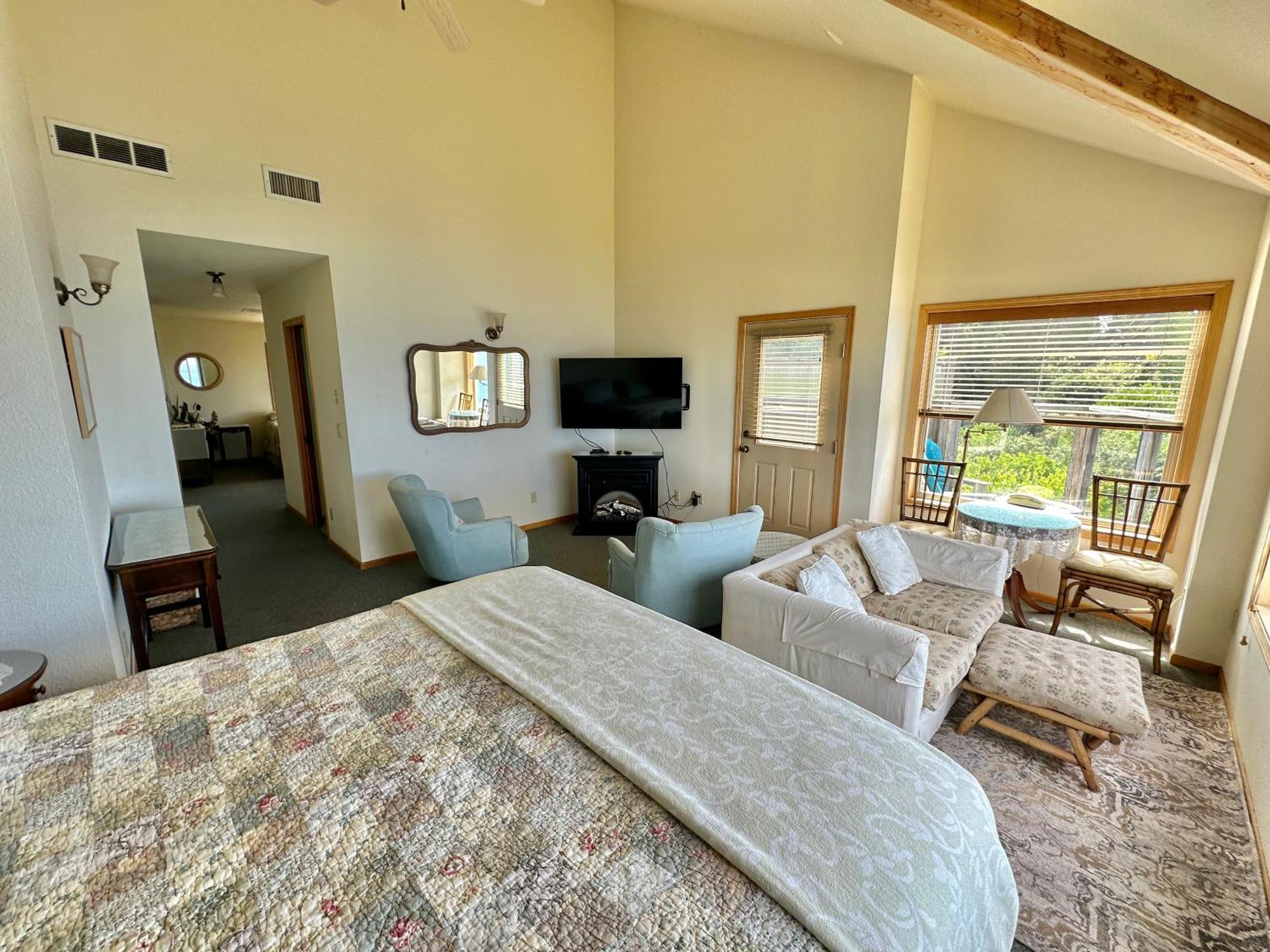 Turtle Rocks Oceanfront Inn Тринидад Экстерьер фото